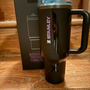 Stanley Black and Purple Quencher Tumbler - Caitlin Clark collab